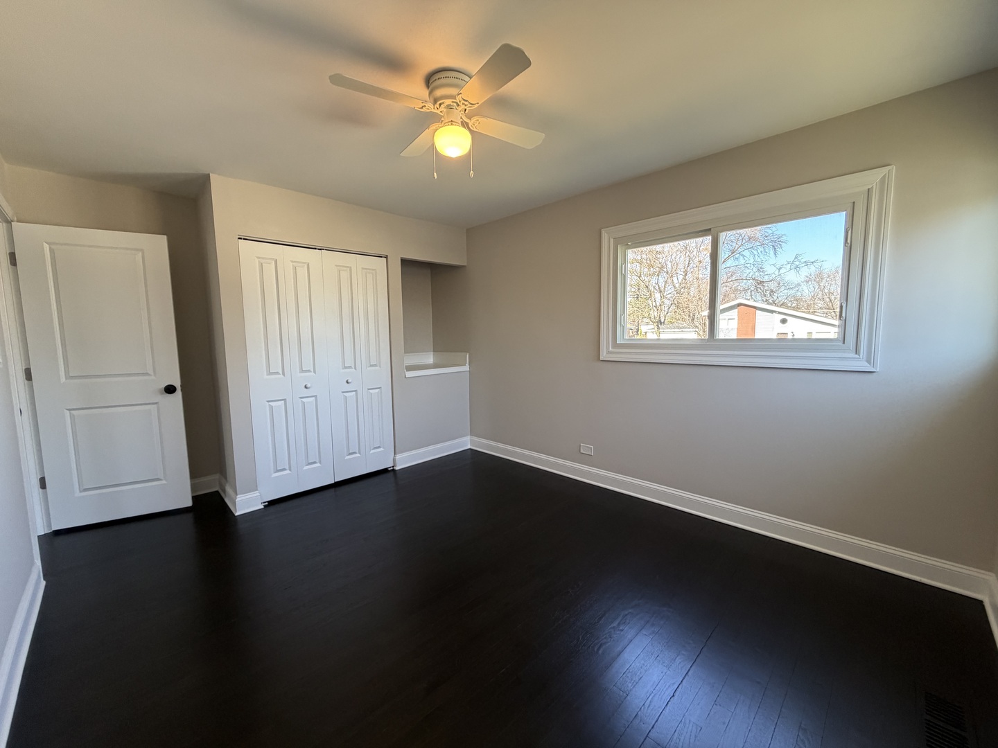 665 Easy Street, Glendale Heights, IL 60139