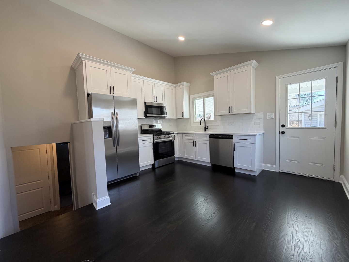 665 Easy Street, Glendale Heights, IL 60139