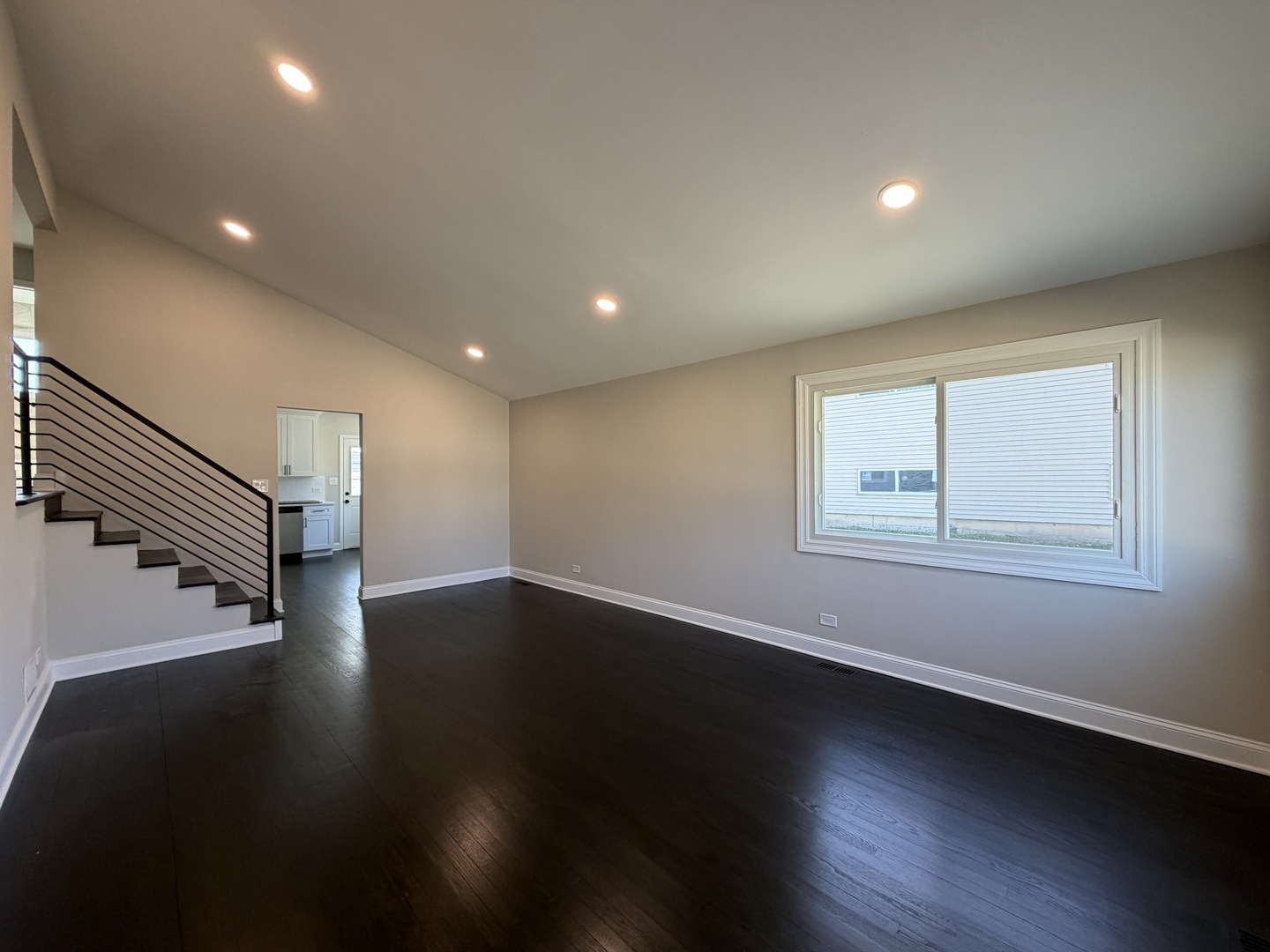 665 Easy Street, Glendale Heights, IL 60139