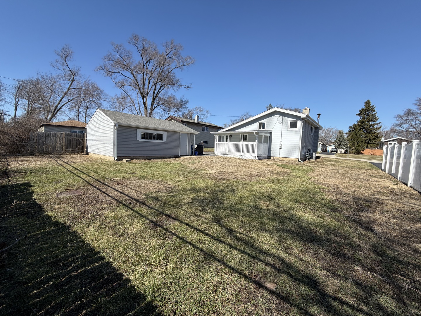 665 Easy Street, Glendale Heights, IL 60139