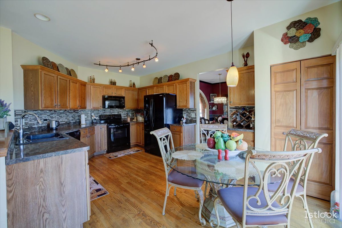 220 Carroll Way, Bartlett, IL 60103