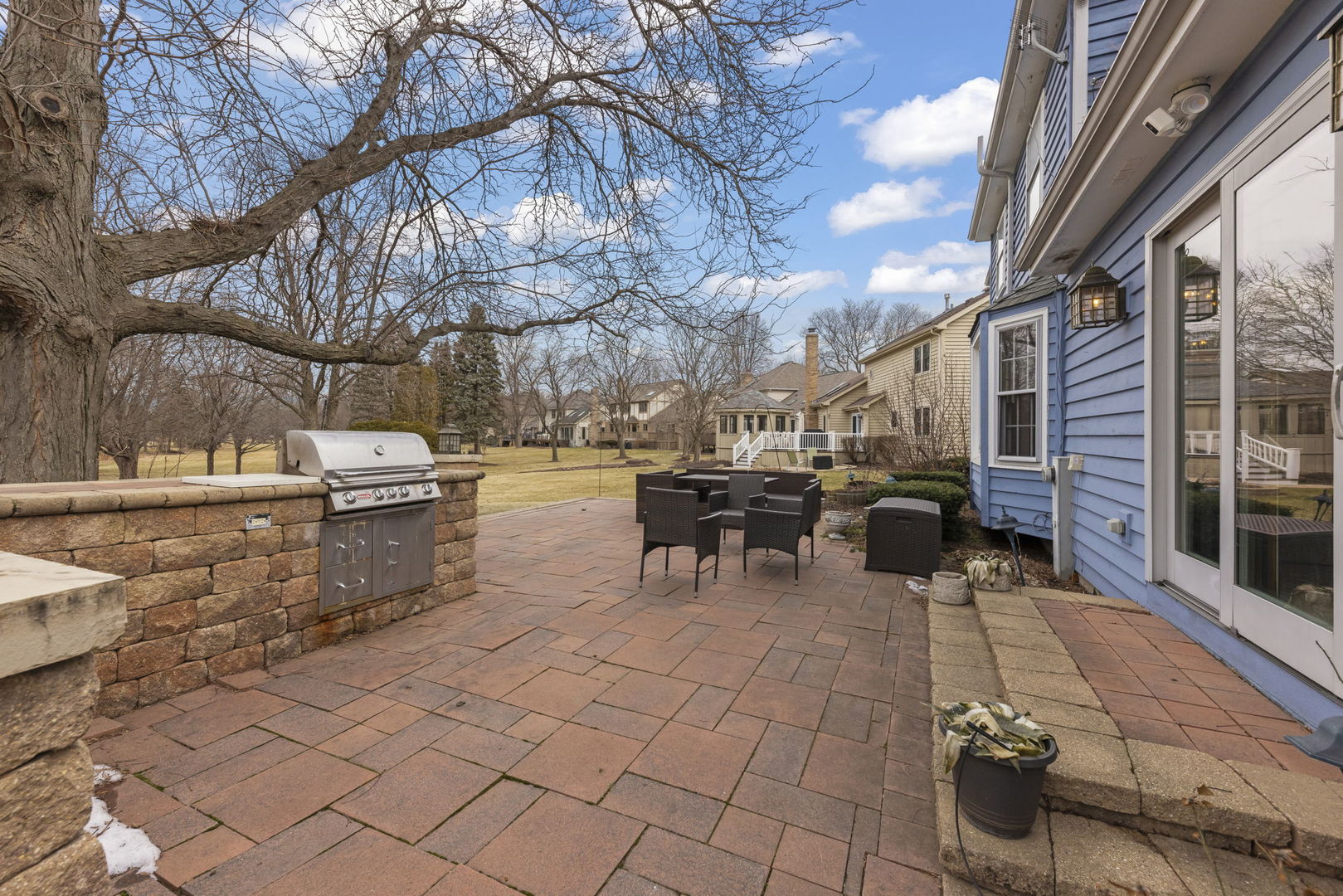 381 Prairie Knoll Drive, Naperville, IL 60565