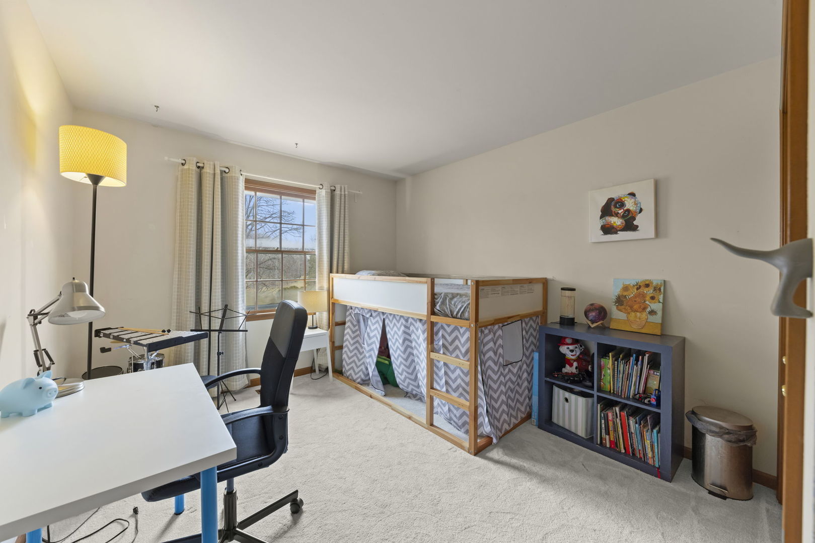 381 Prairie Knoll Drive, Naperville, IL 60565