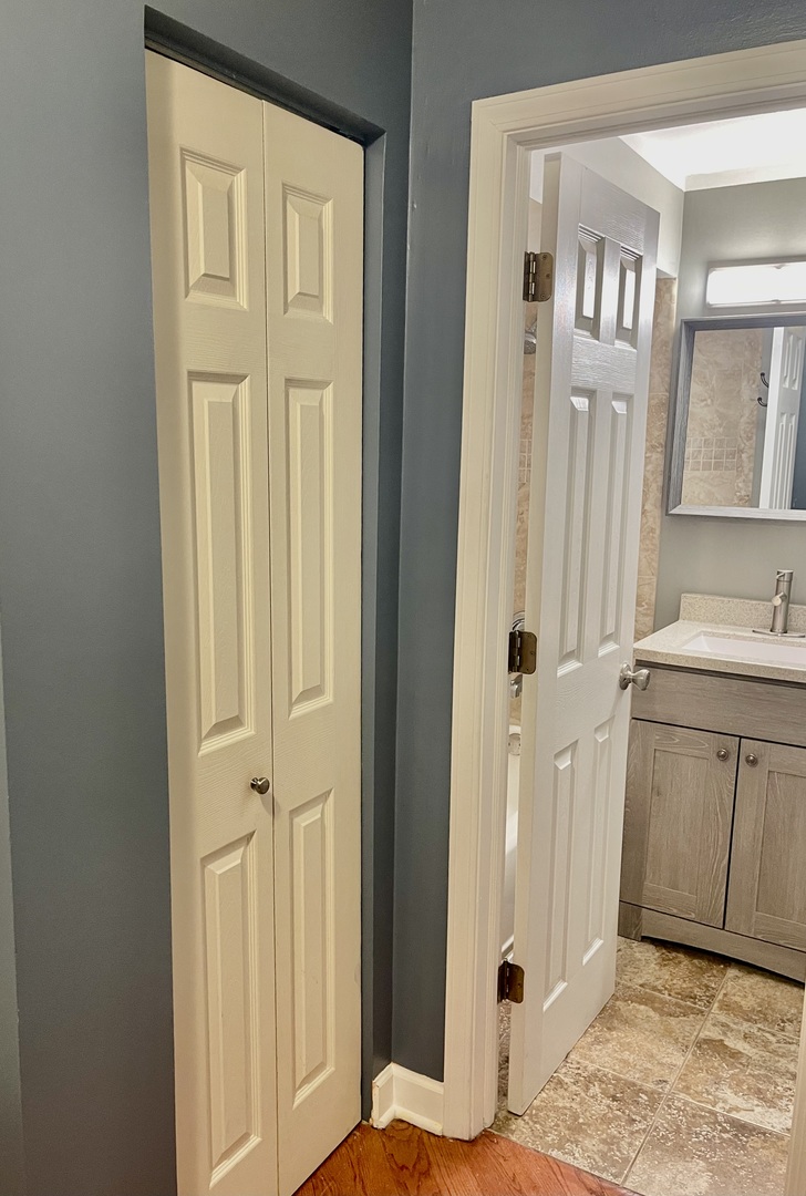 7830 W North Avenue #305, Elmwood Park, IL 60707