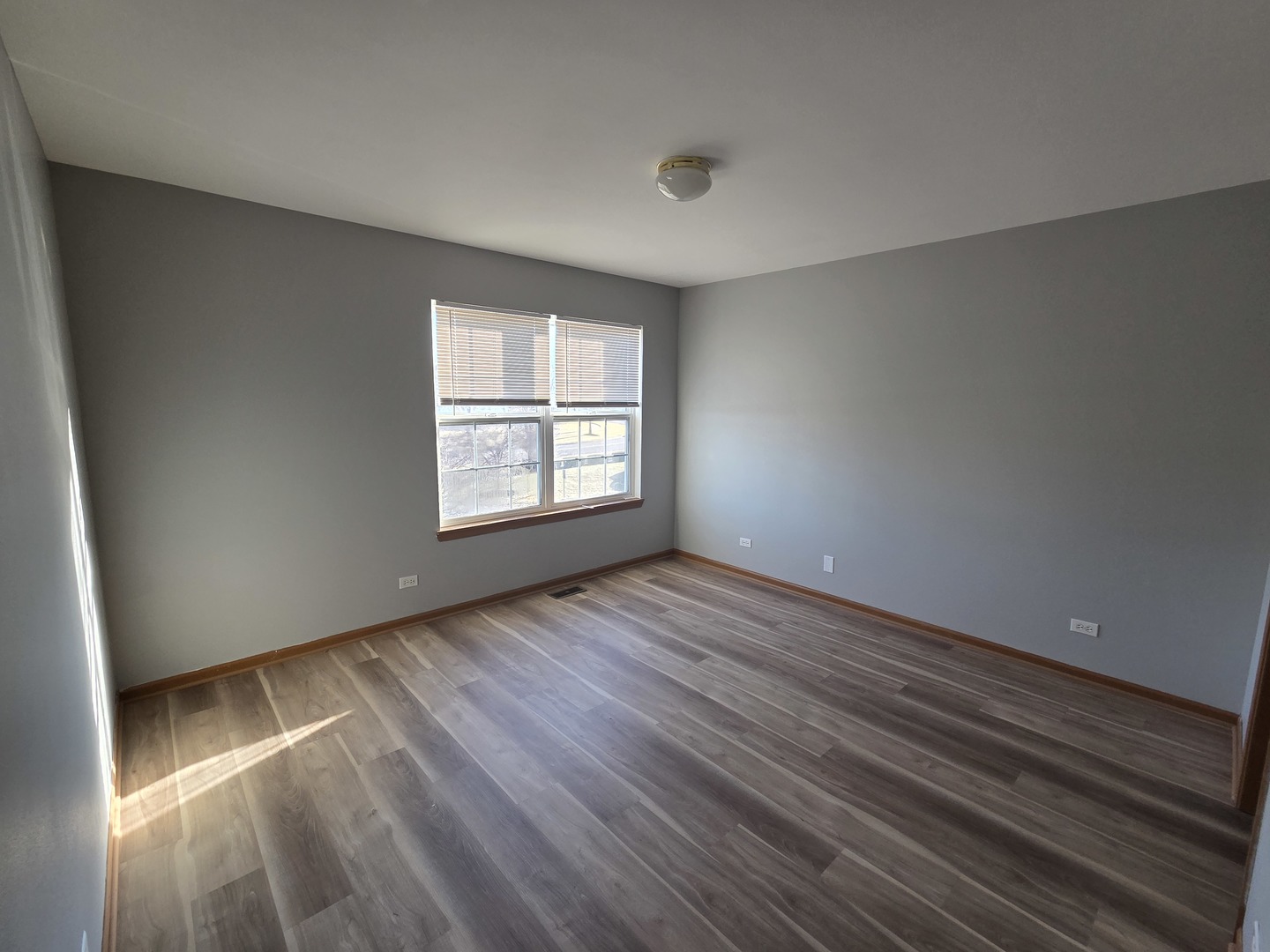 1633 W Chrysler Drive #1633, Belvidere, IL 61008