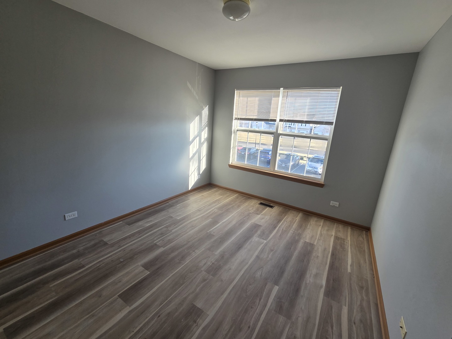 1633 W Chrysler Drive #1633, Belvidere, IL 61008