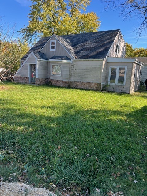 325 E Lake Shore Drive, Round Lake Park, IL 60073