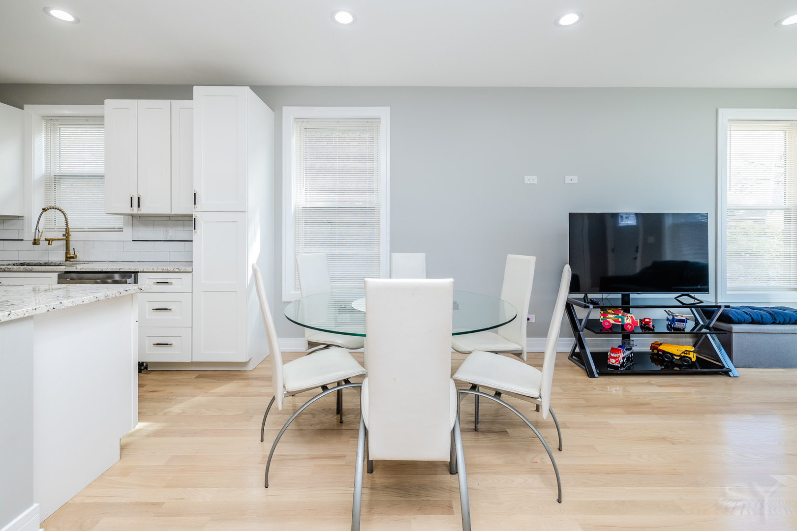 4448 Joliet Avenue, Lyons, IL 60534