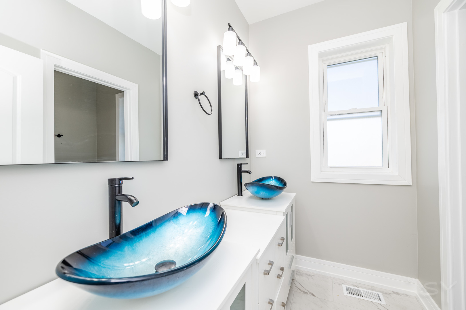 4448 Joliet Avenue, Lyons, IL 60534