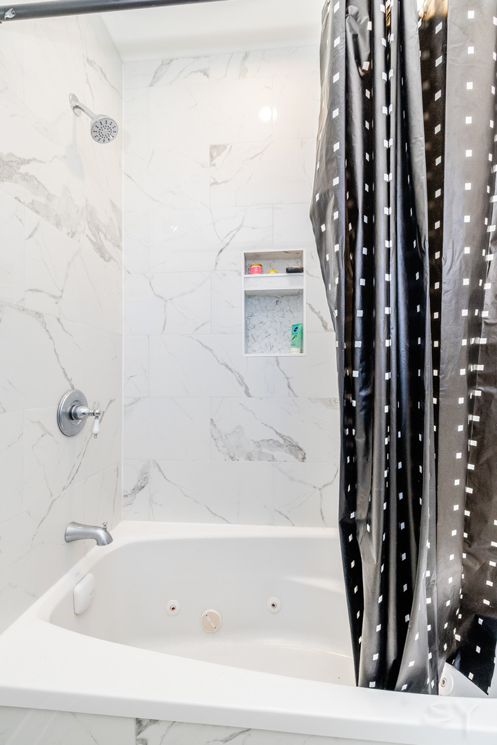 4448 Joliet Avenue, Lyons, IL 60534