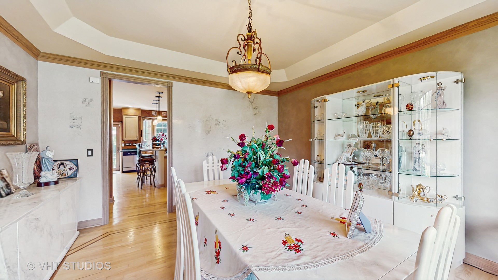 1527 Lexington Circle, Schaumburg, IL 60173