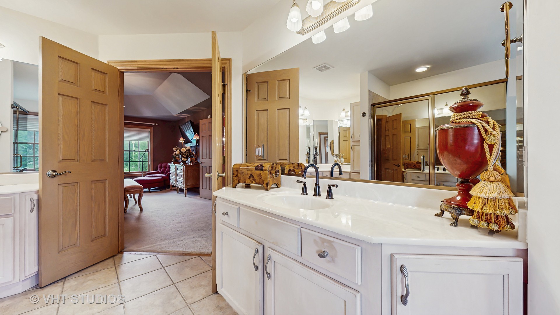 1527 Lexington Circle, Schaumburg, IL 60173