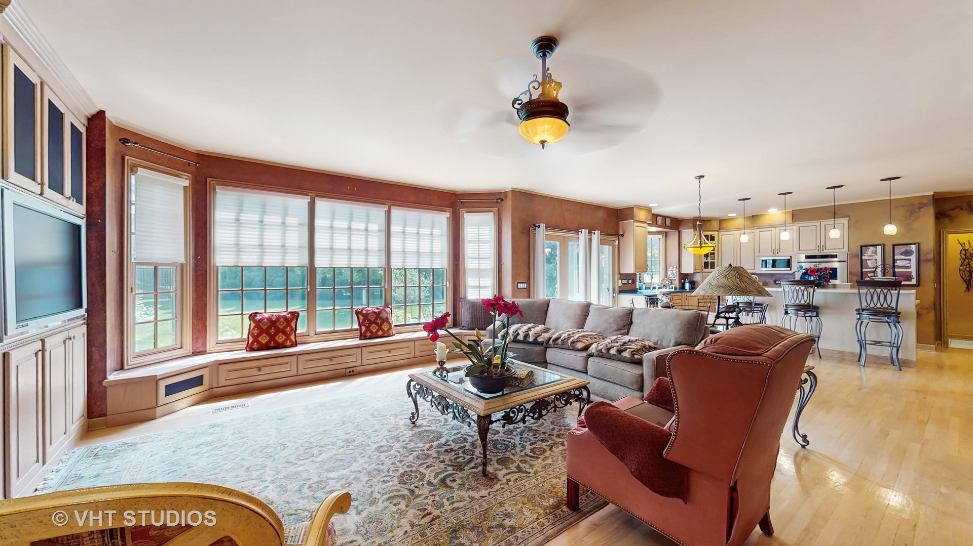 1527 Lexington Circle, Schaumburg, IL 60173