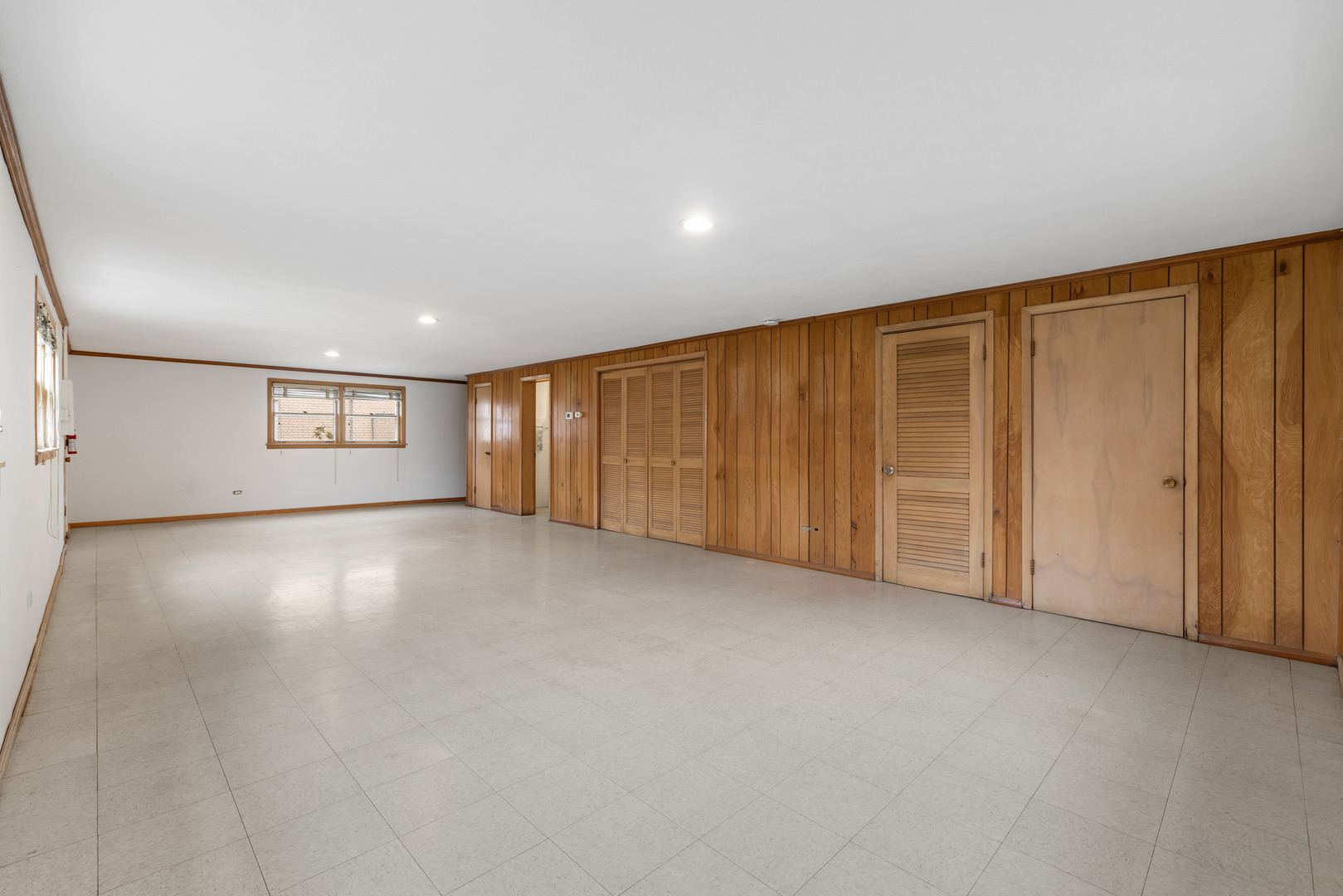 5132 W 105th Place, Oak Lawn, IL 60453