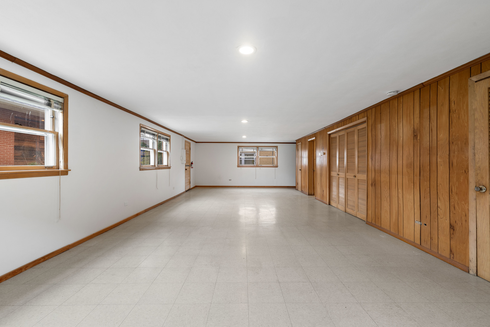 5132 W 105th Place, Oak Lawn, IL 60453