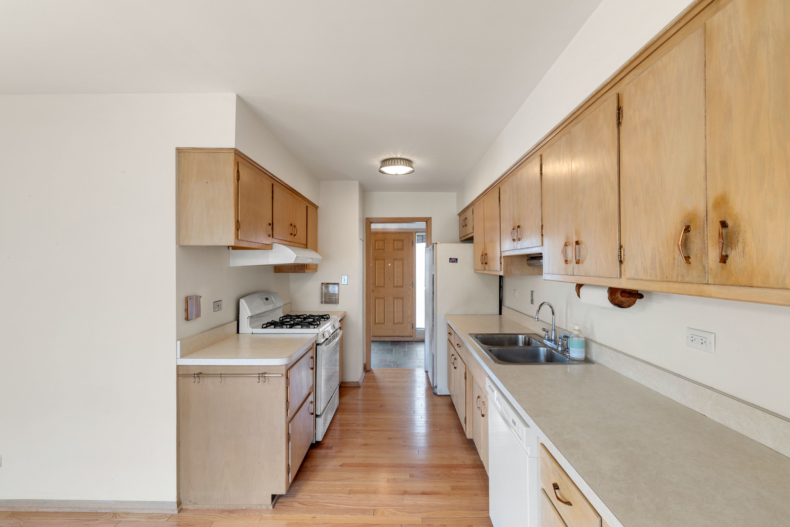 5132 W 105th Place, Oak Lawn, IL 60453