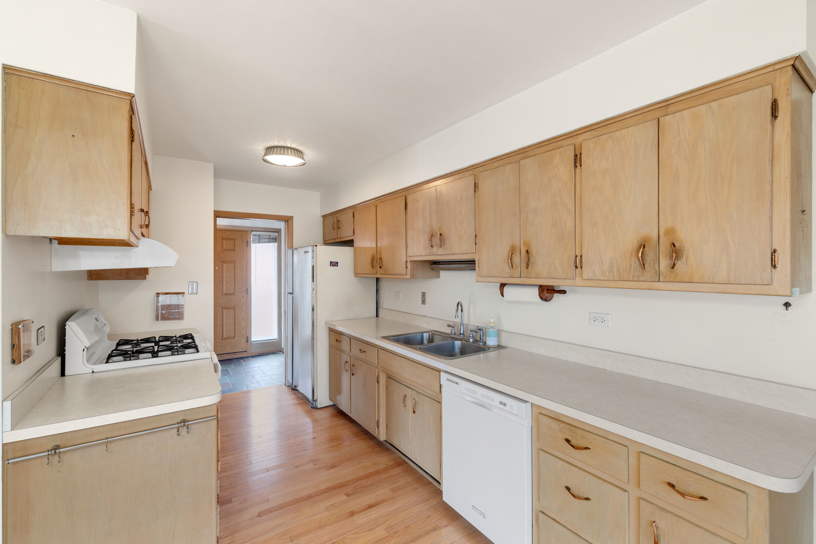 5132 W 105th Place, Oak Lawn, IL 60453