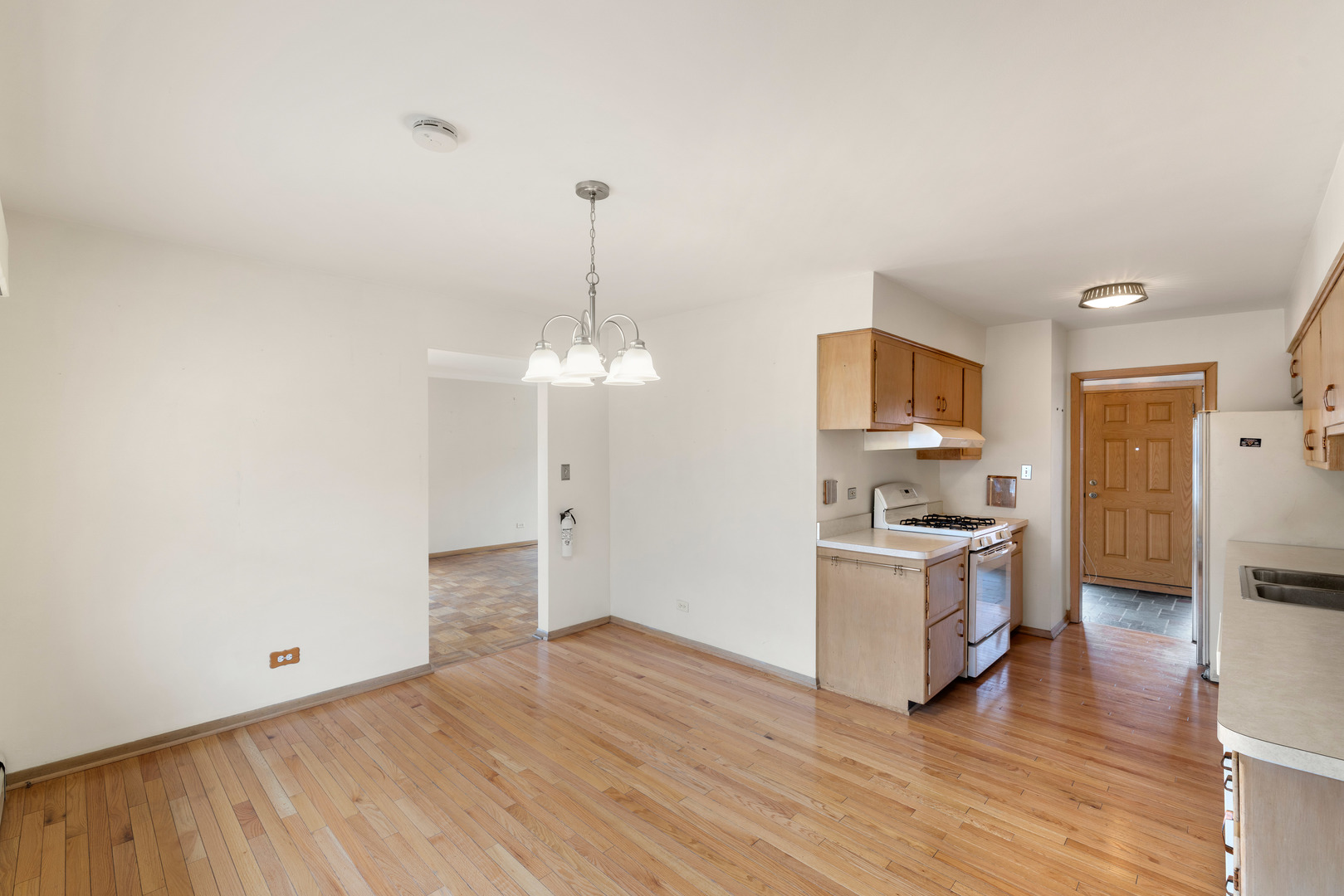 5132 W 105th Place, Oak Lawn, IL 60453