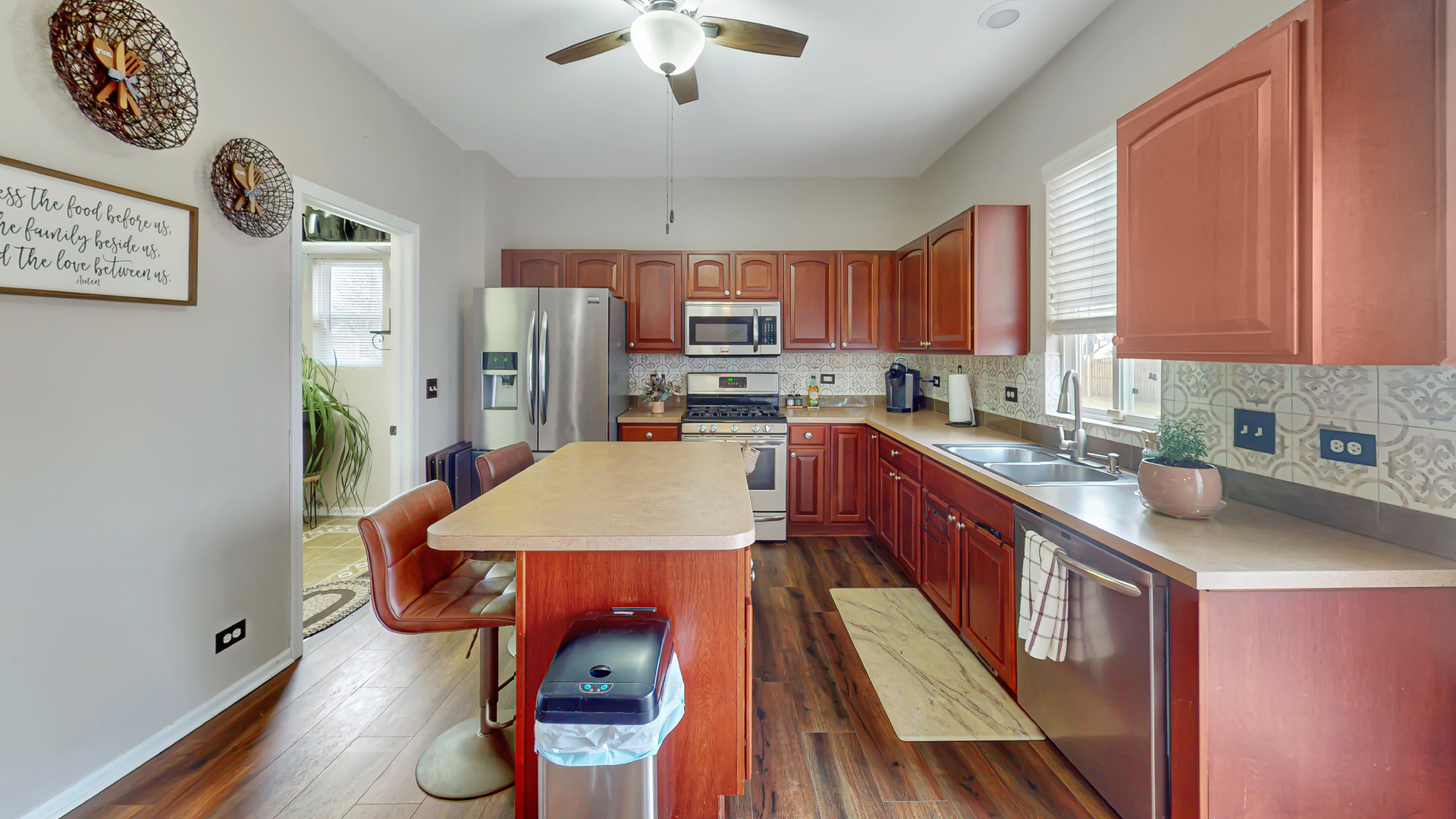 11724 S Glenn Circle, Plainfield, IL 60585