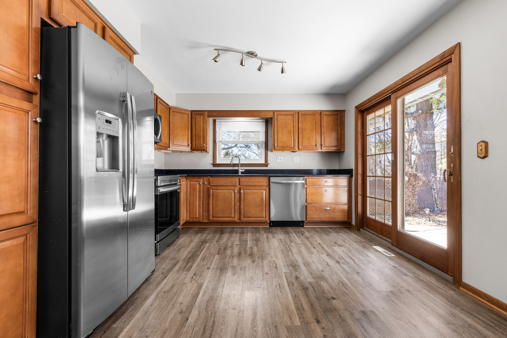 8668 Yosemite Drive, Byron, IL 61010