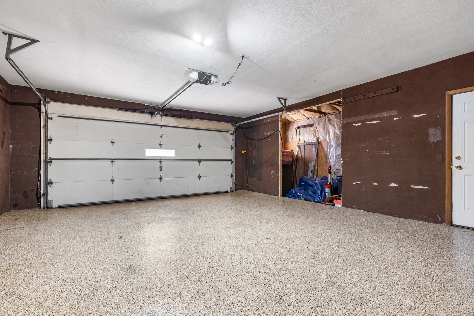 8668 Yosemite Drive, Byron, IL 61010