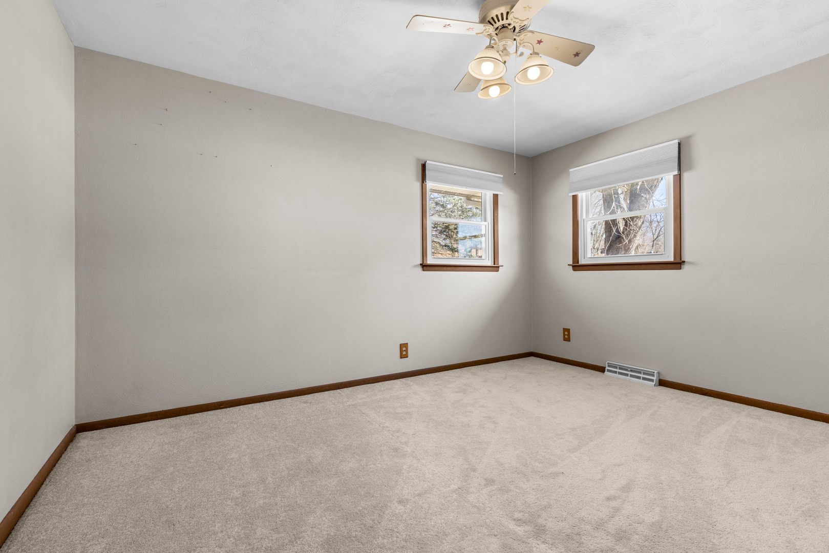 8668 Yosemite Drive, Byron, IL 61010