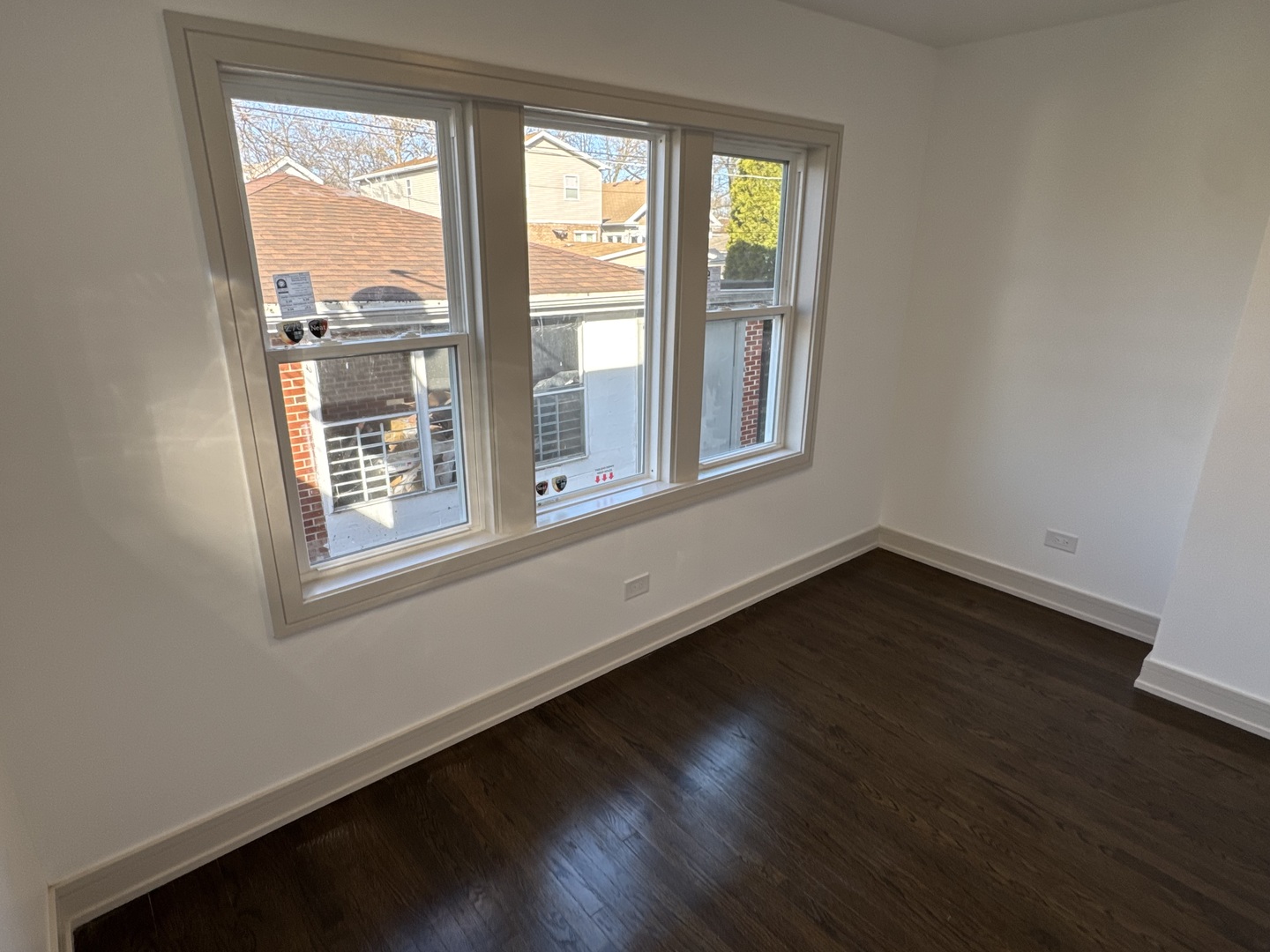 7812 S Paxton Avenue, Chicago, IL 60649