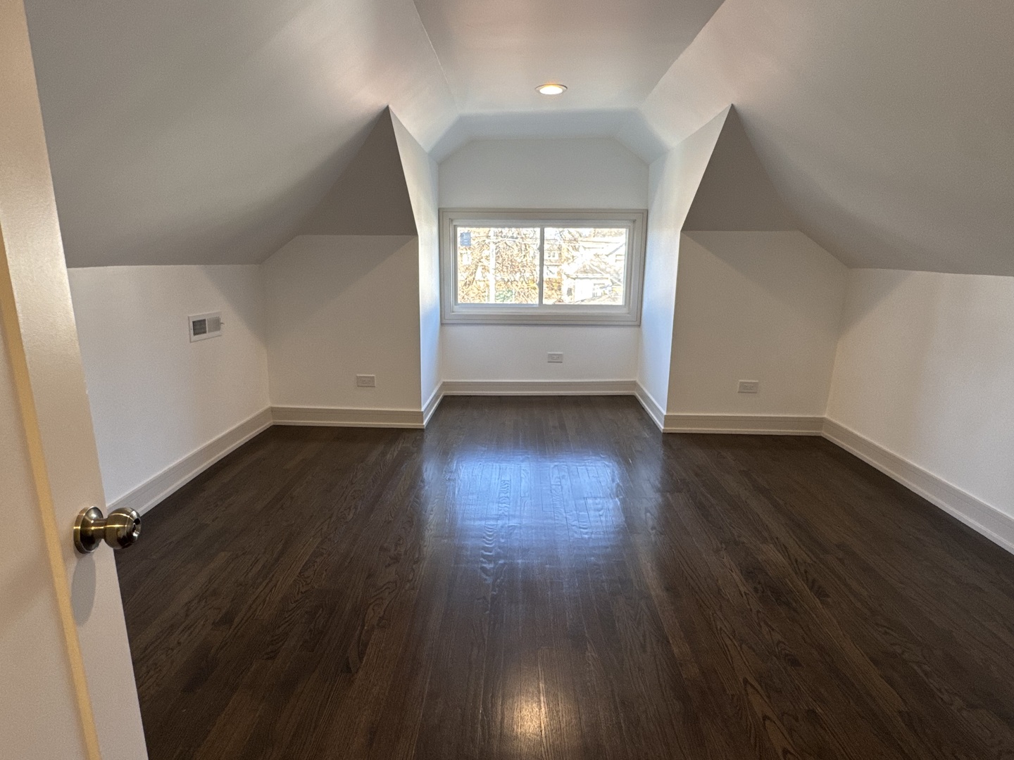 7812 S Paxton Avenue, Chicago, IL 60649