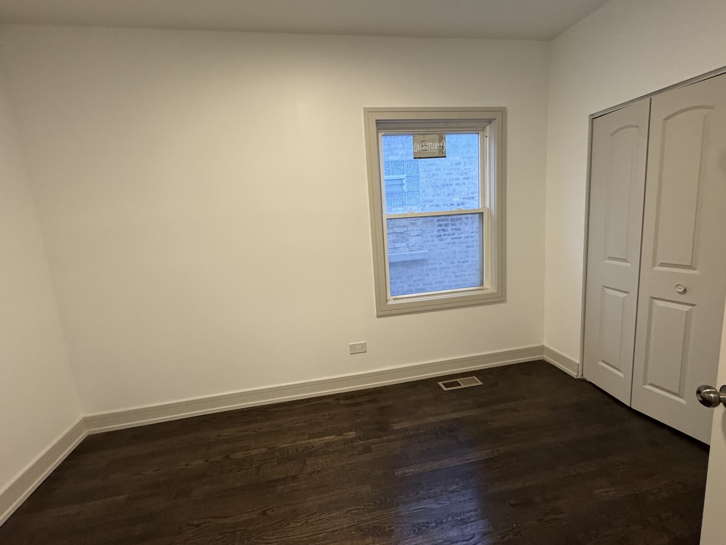 7812 S Paxton Avenue, Chicago, IL 60649