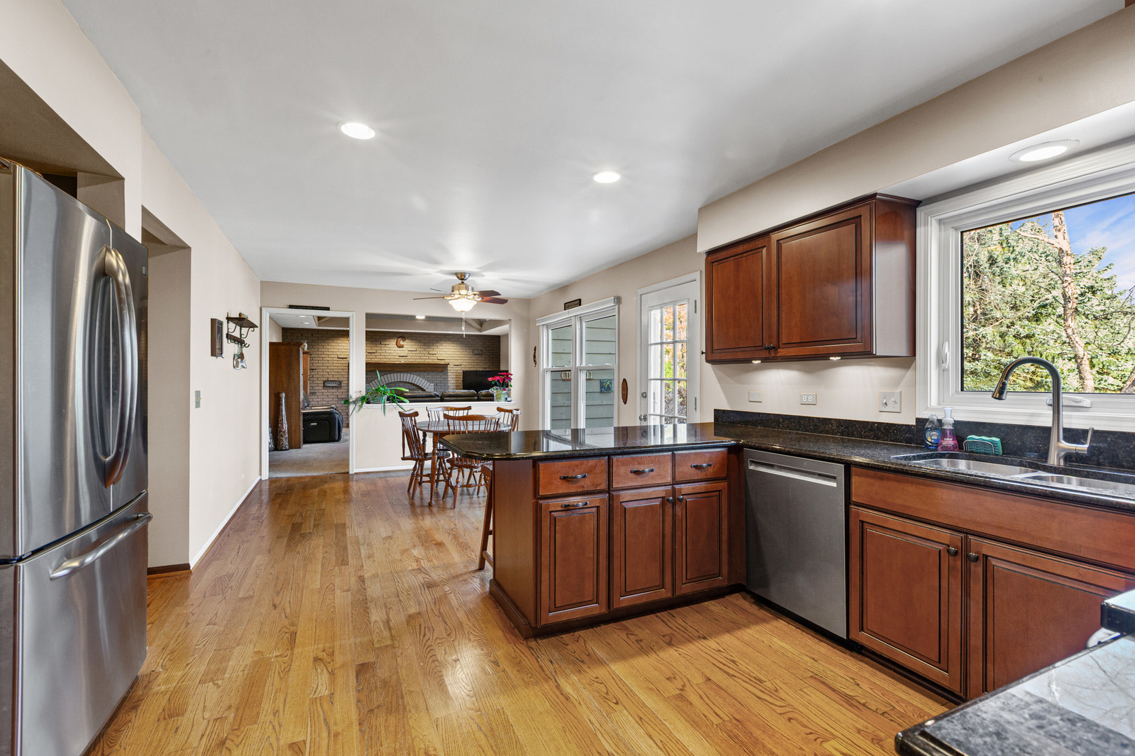 840 Mobile Court, Naperville, IL 60540