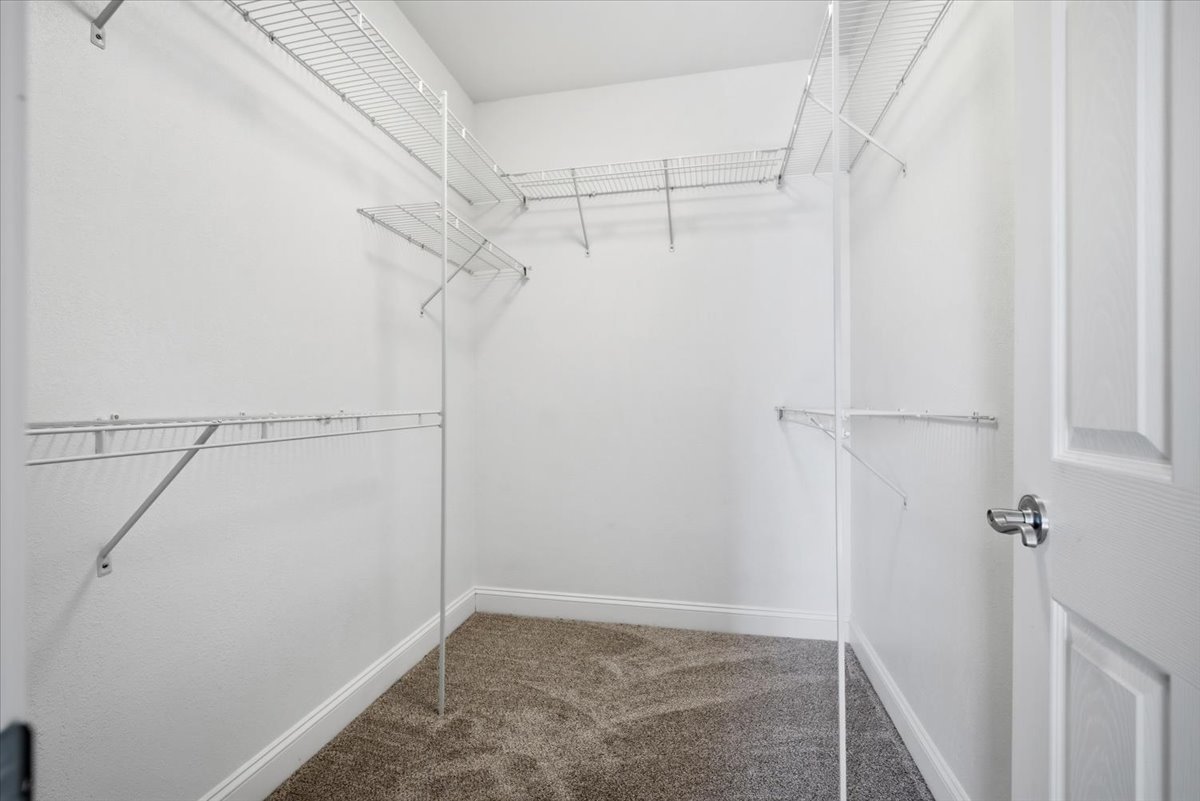 2711 Radbourne Drive, Bloomington, IL 61704