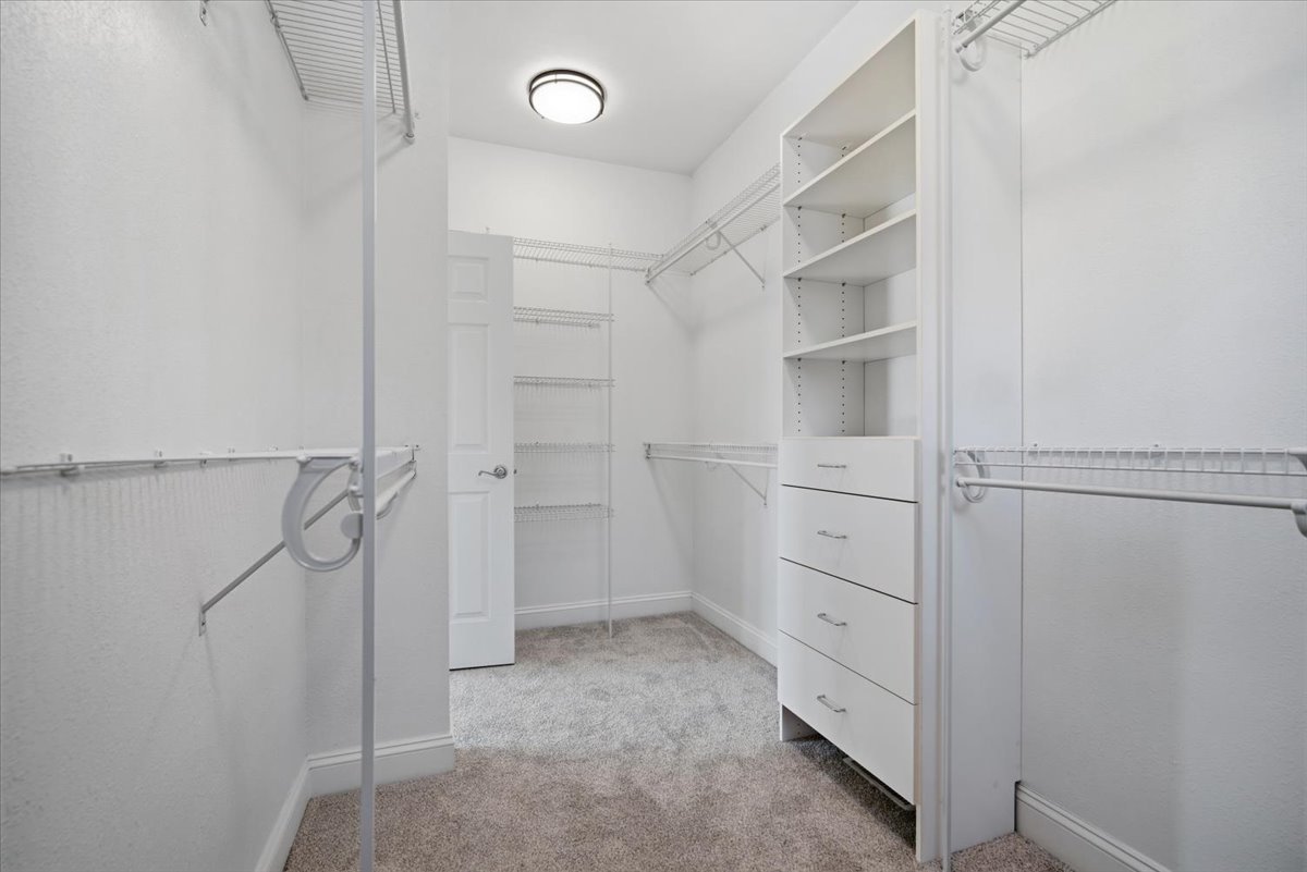 2711 Radbourne Drive, Bloomington, IL 61704