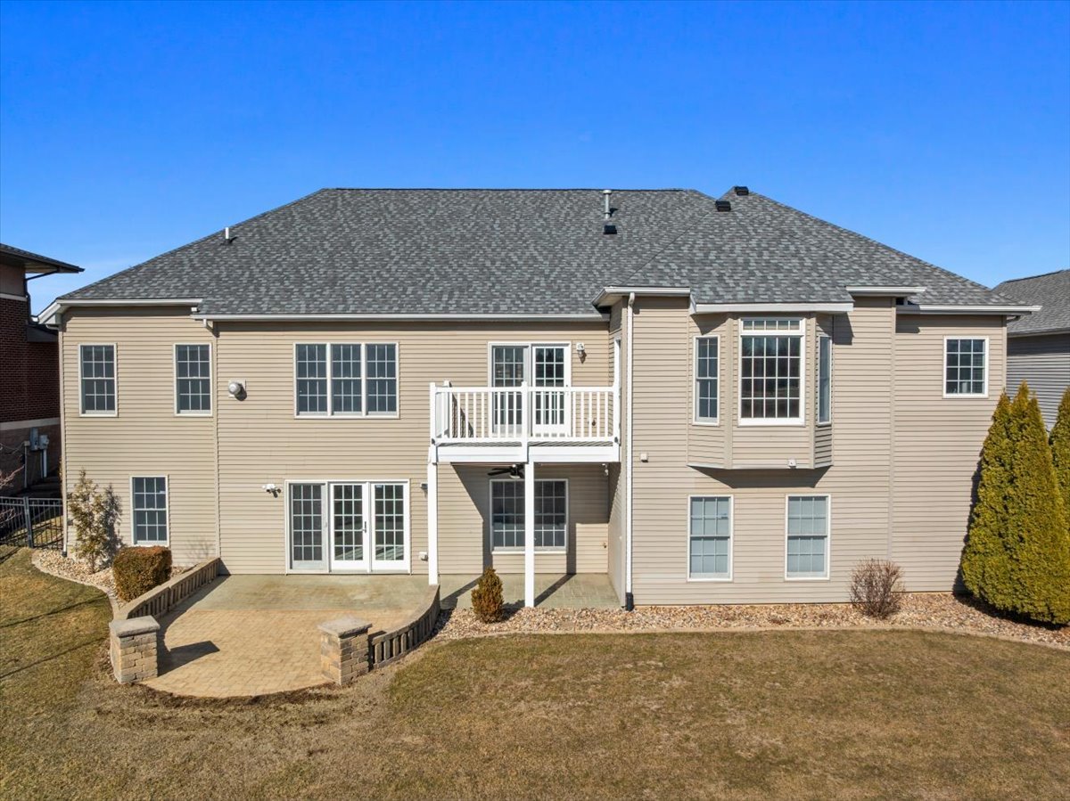 2711 Radbourne Drive, Bloomington, IL 61704