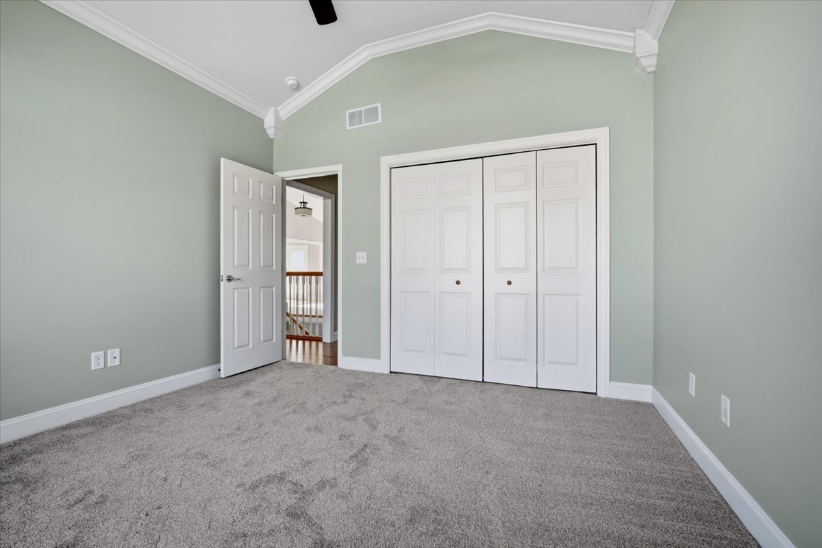 2711 Radbourne Drive, Bloomington, IL 61704