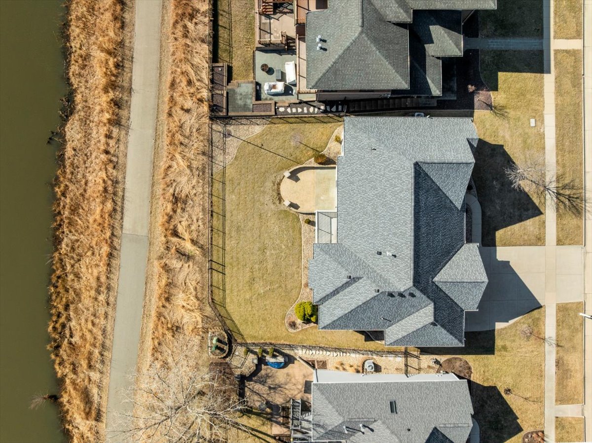 2711 Radbourne Drive, Bloomington, IL 61704