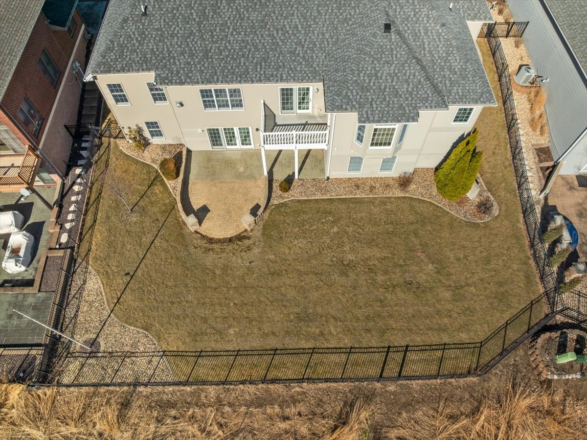 2711 Radbourne Drive, Bloomington, IL 61704