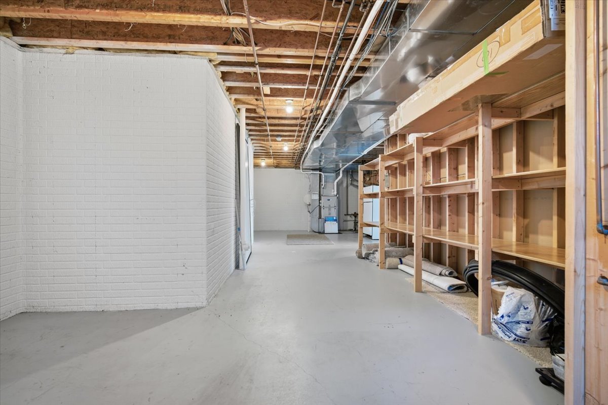 2711 Radbourne Drive, Bloomington, IL 61704