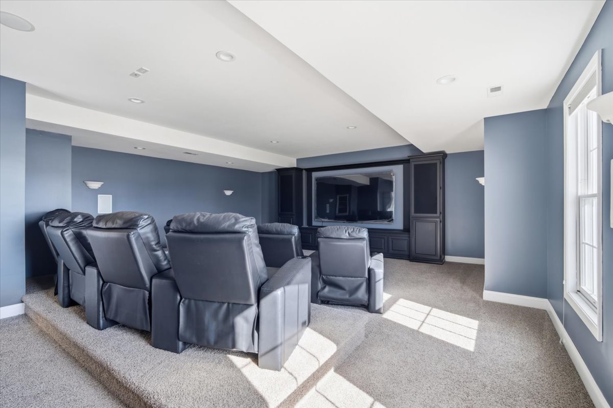 2711 Radbourne Drive, Bloomington, IL 61704