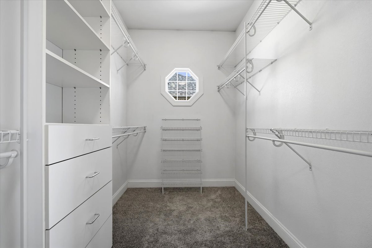 2711 Radbourne Drive, Bloomington, IL 61704