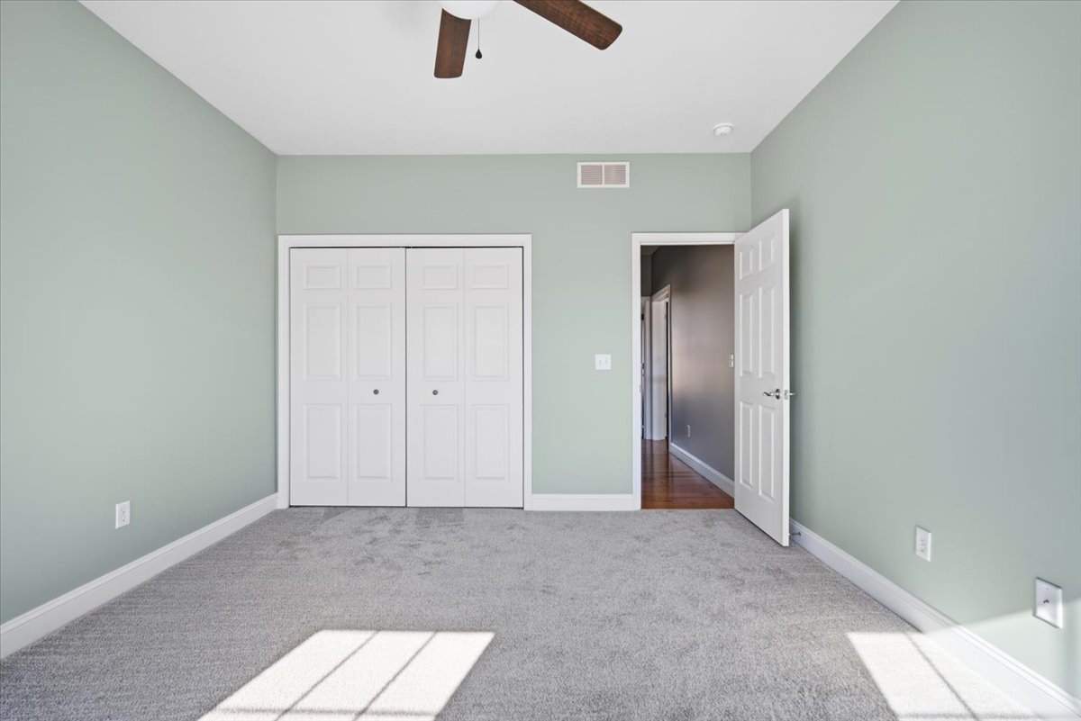 2711 Radbourne Drive, Bloomington, IL 61704