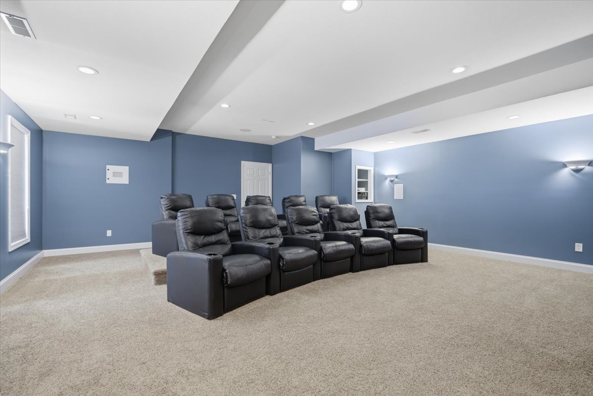 2711 Radbourne Drive, Bloomington, IL 61704