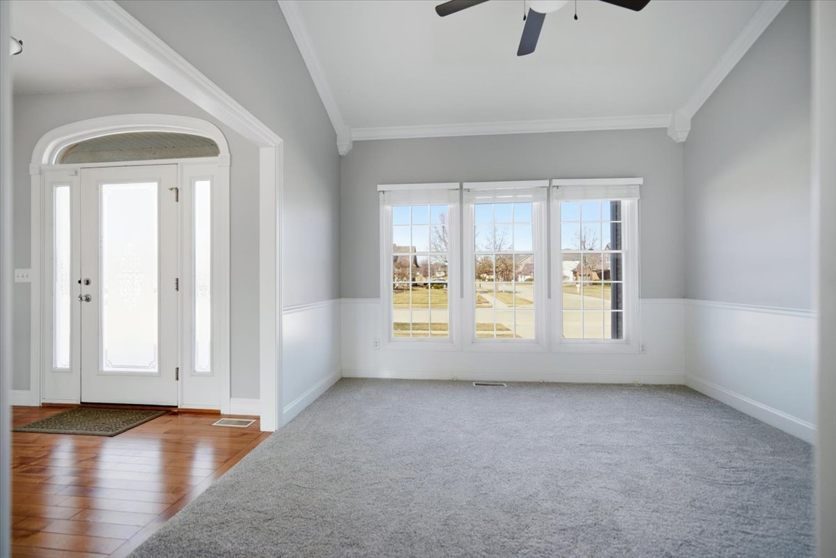 2711 Radbourne Drive, Bloomington, IL 61704