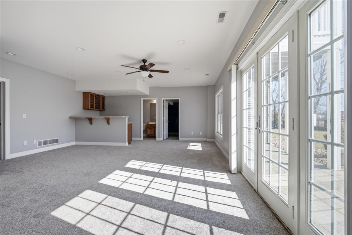 2711 Radbourne Drive, Bloomington, IL 61704