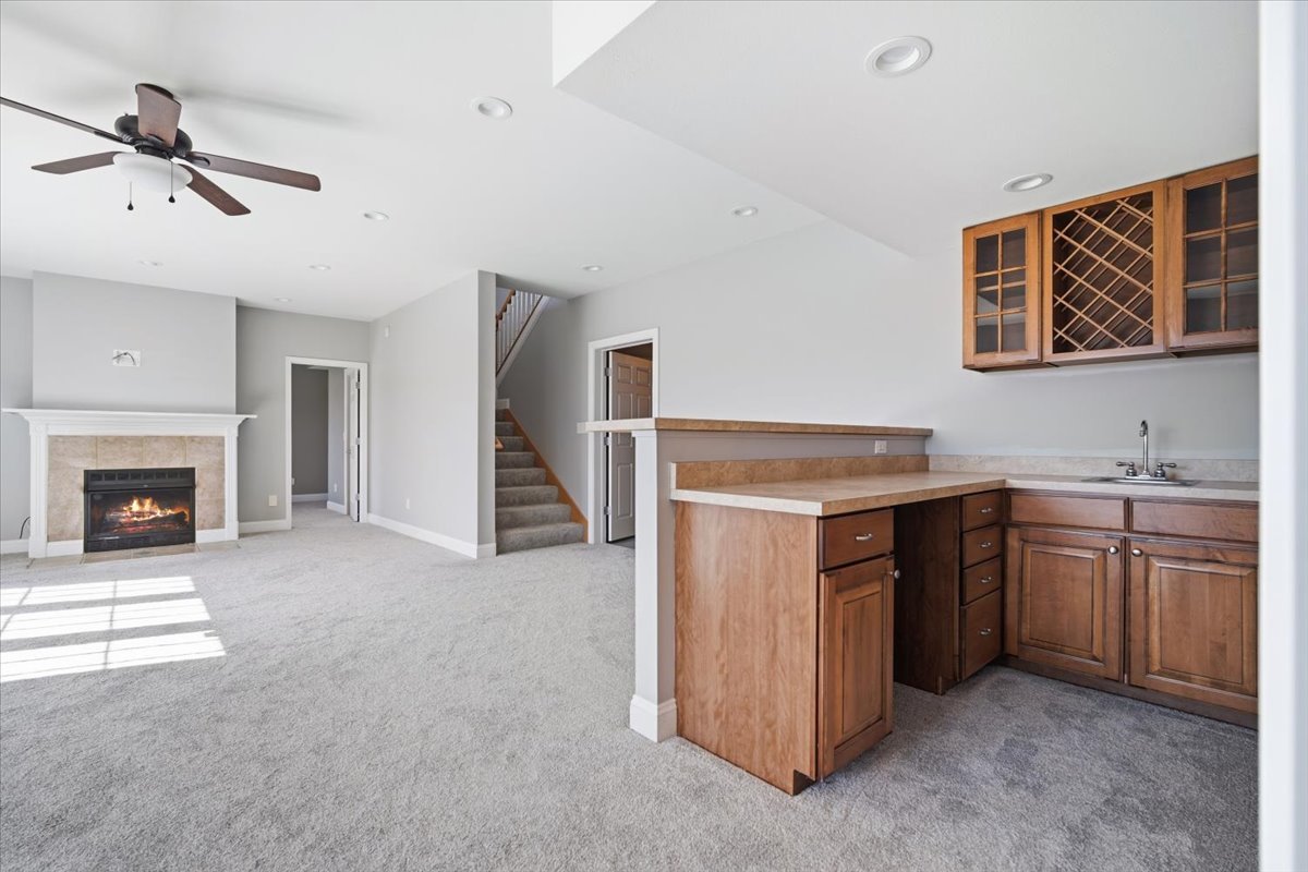 2711 Radbourne Drive, Bloomington, IL 61704