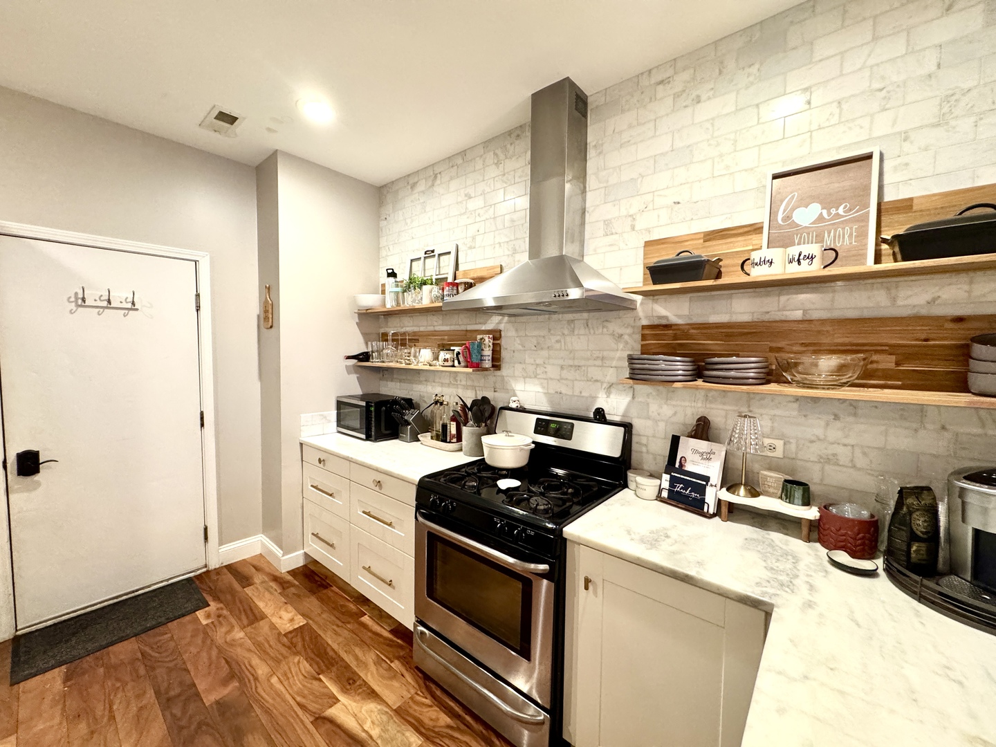 83 Keeneland Court, Grayslake, IL 60030