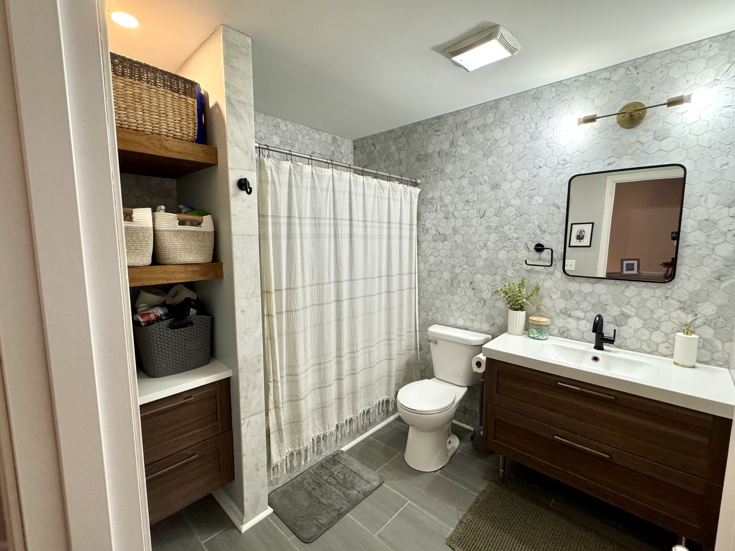 83 Keeneland Court, Grayslake, IL 60030