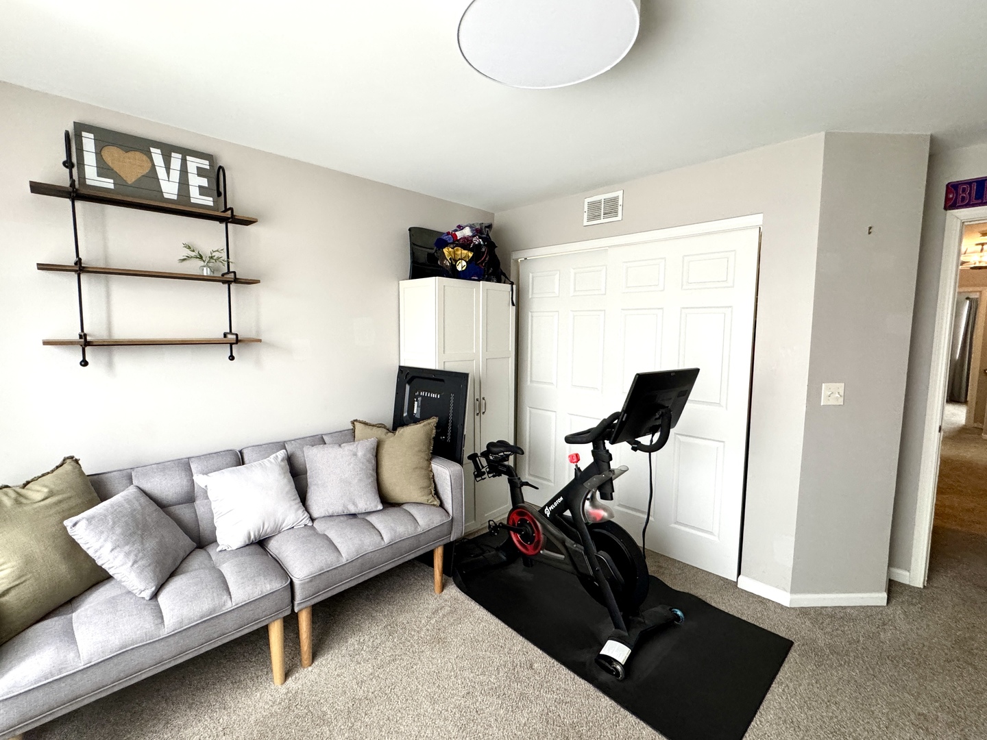 83 Keeneland Court, Grayslake, IL 60030