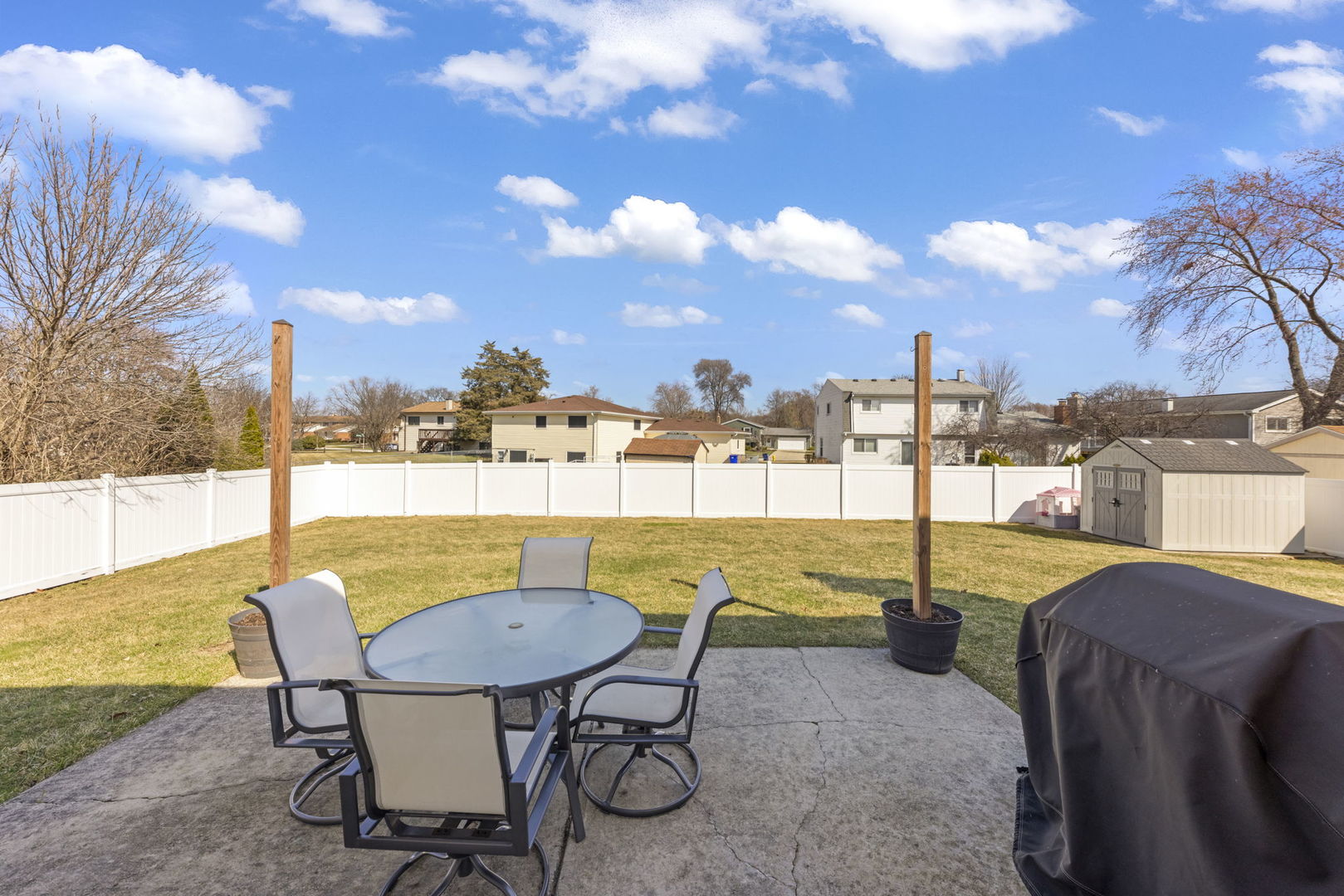 1551 Briarcliffe Boulevard, Wheaton, IL 60189