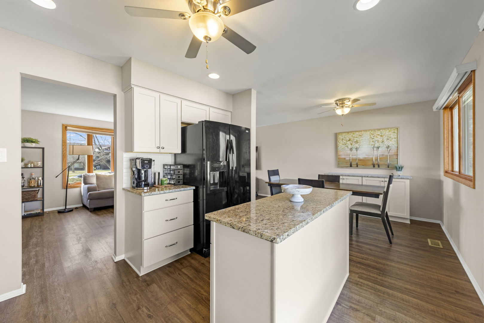 1551 Briarcliffe Boulevard, Wheaton, IL 60189