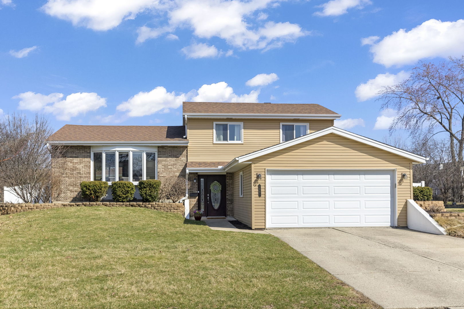 1551 Briarcliffe Boulevard, Wheaton, IL 60189